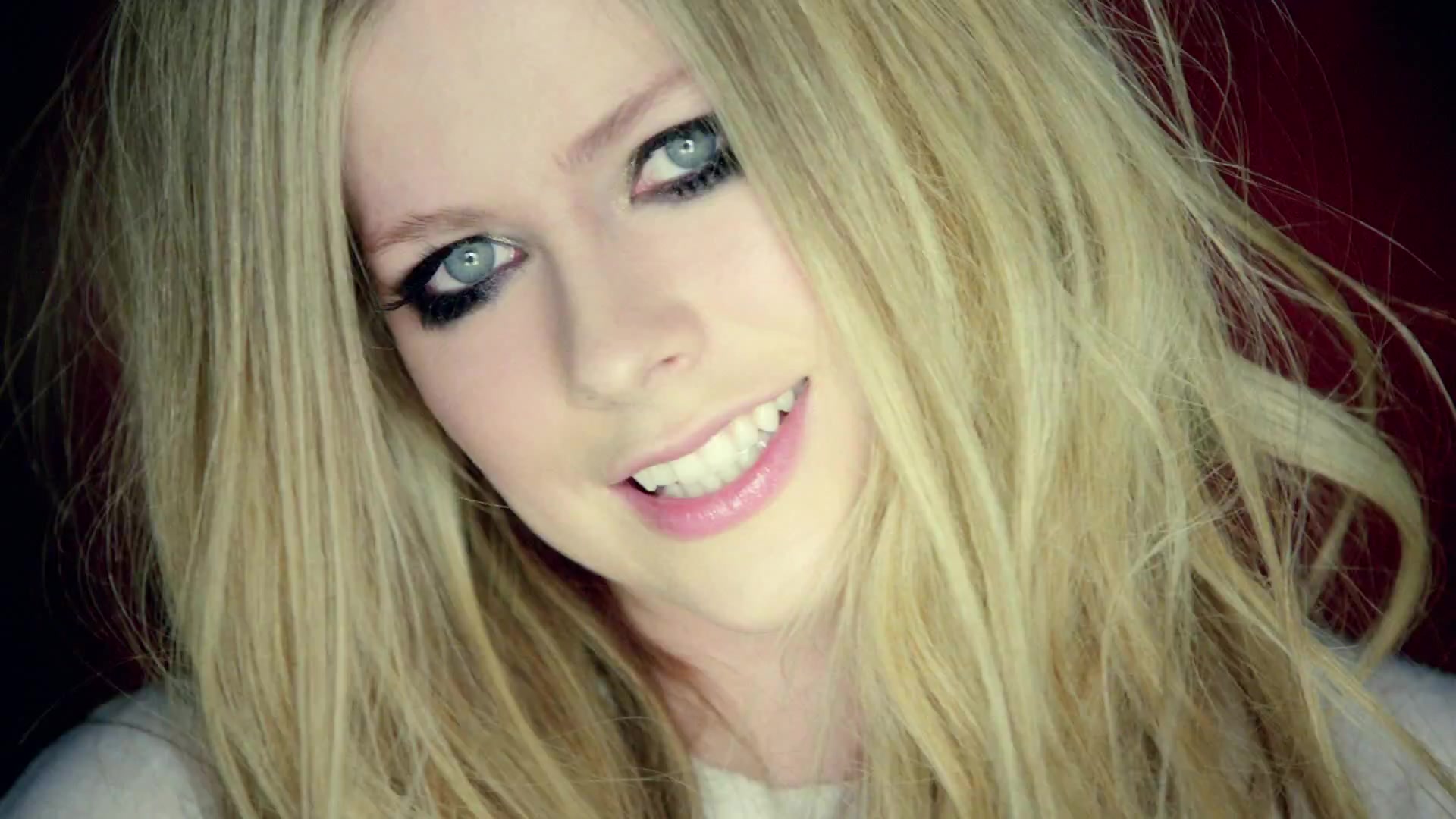 HeresToNeverGrowingUp-Avril-Rockcom_111.jpg