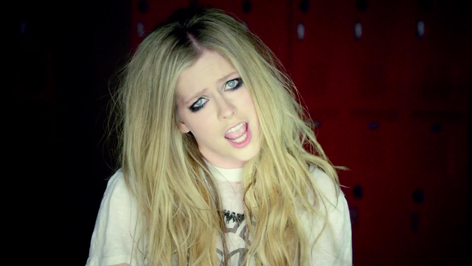 HeresToNeverGrowingUp-Avril-Rockcom_172.jpg