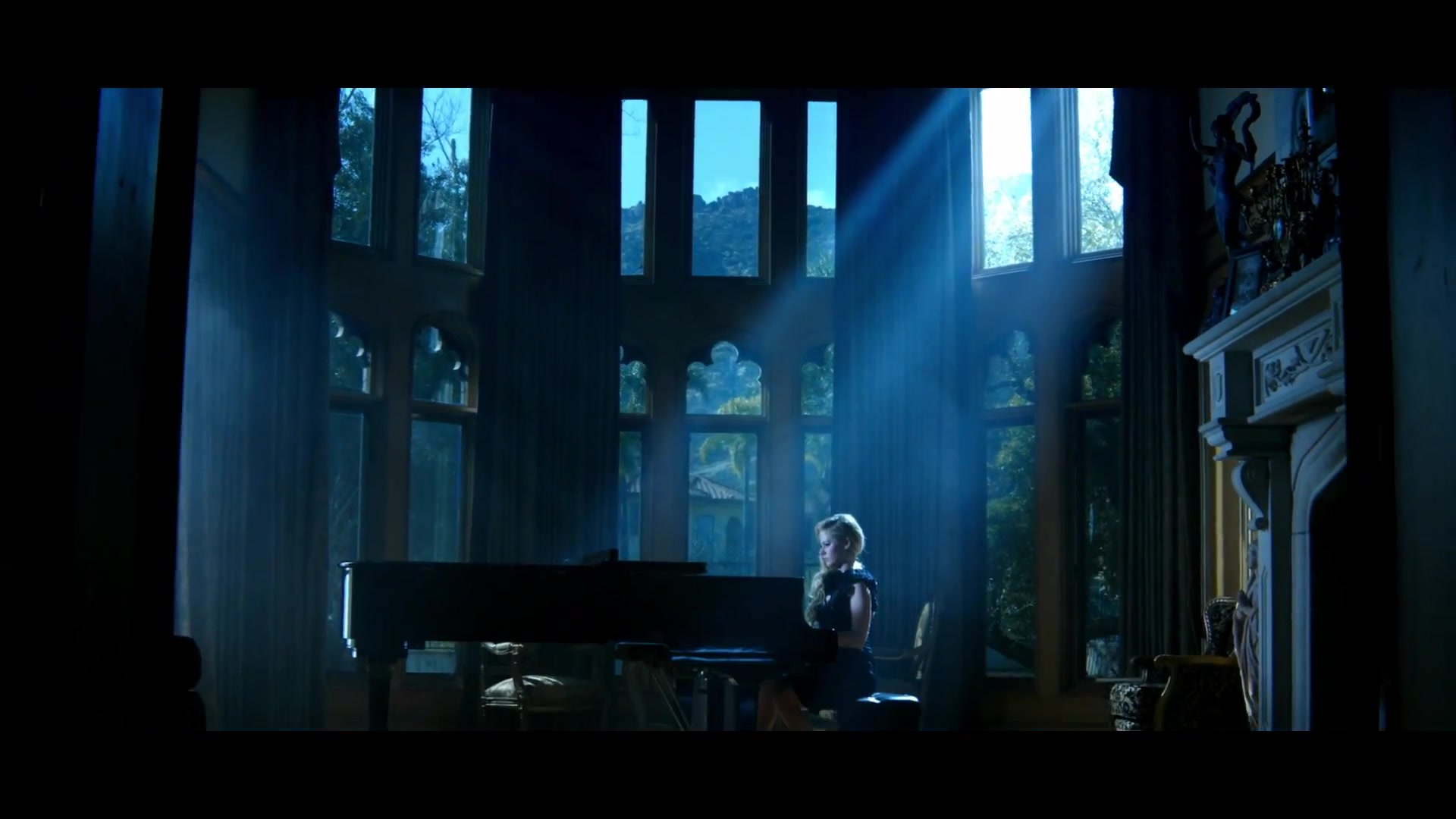 Avril_Lavigne___Let_Me_Go_ft_Chad_Kroeger_052.jpg