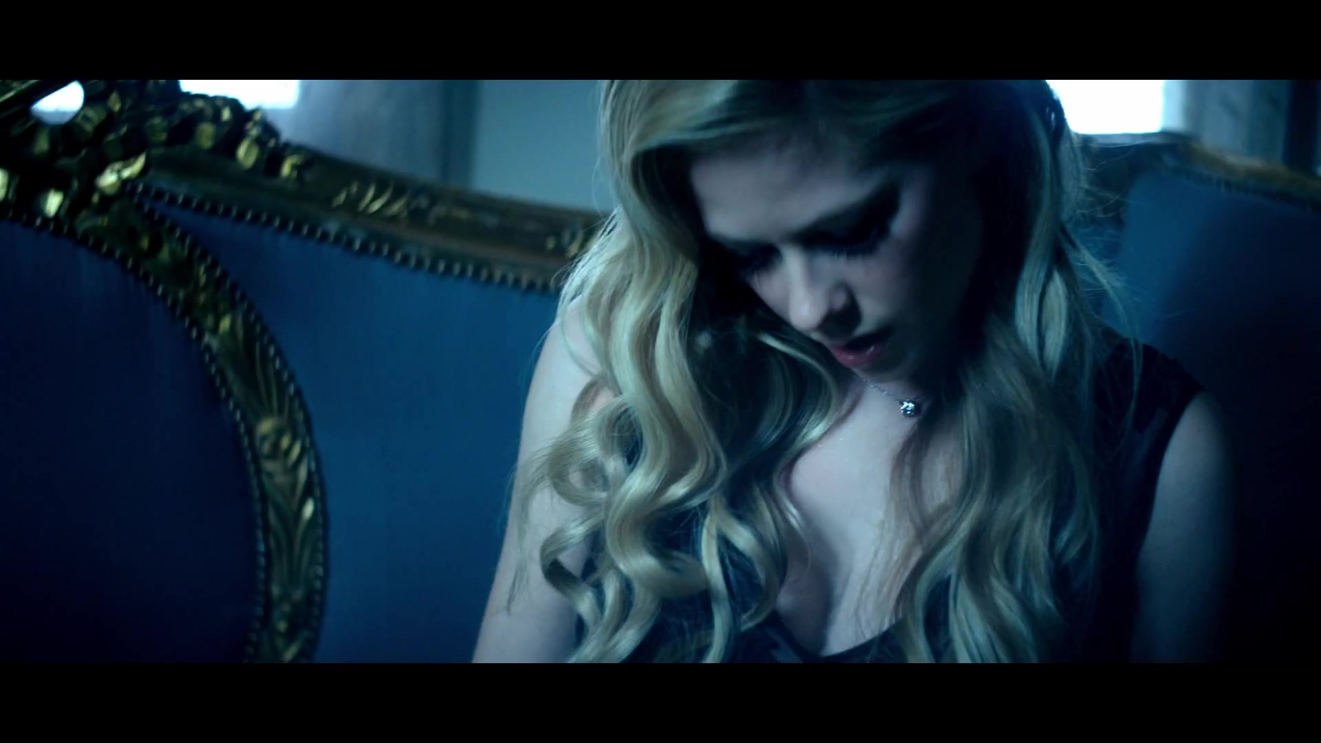 Avril_Lavigne___Let_Me_Go_ft_Chad_Kroeger_061.jpg