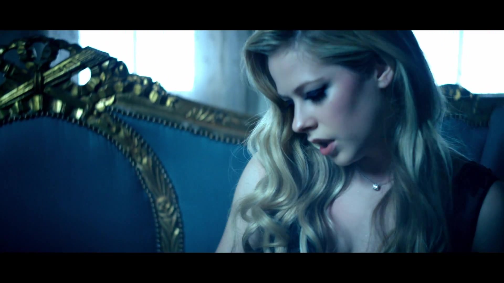 Avril_Lavigne___Let_Me_Go_ft_Chad_Kroeger_062.jpg