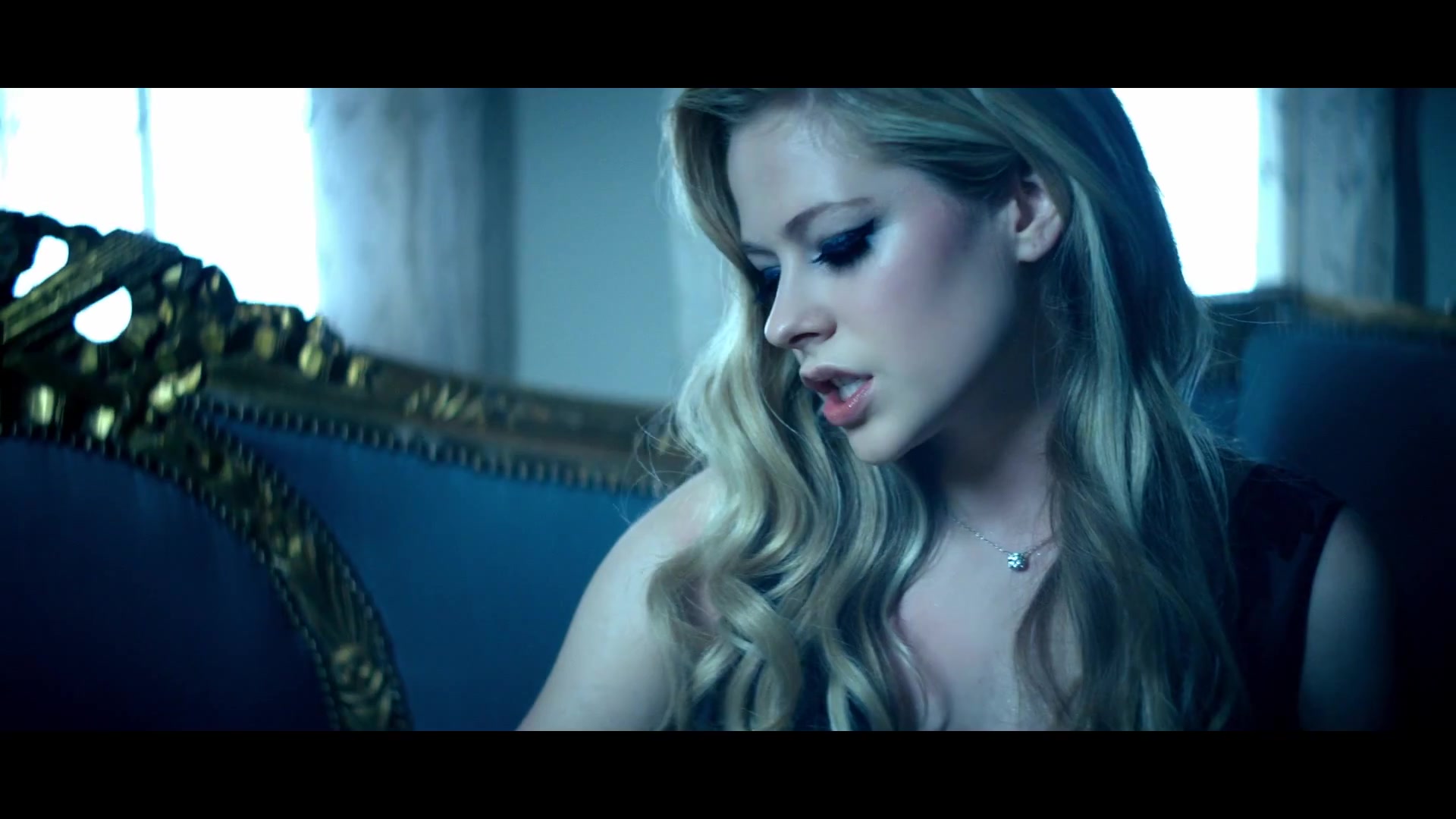 Avril_Lavigne___Let_Me_Go_ft_Chad_Kroeger_063.jpg