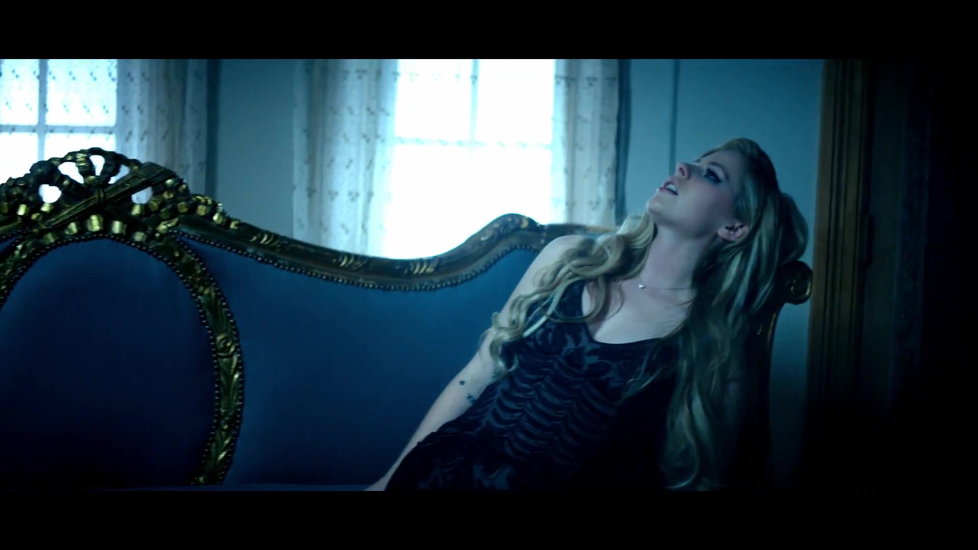 Avril_Lavigne___Let_Me_Go_ft_Chad_Kroeger_071.jpg