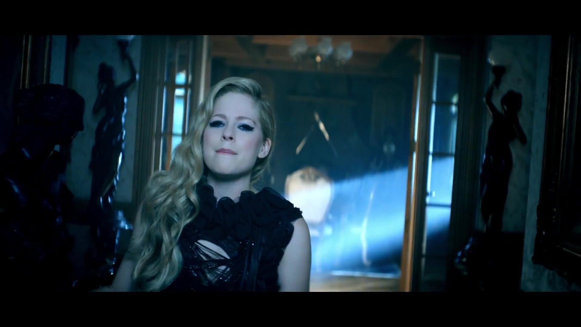 Avril_Lavigne___Let_Me_Go_ft_Chad_Kroeger_091.jpg