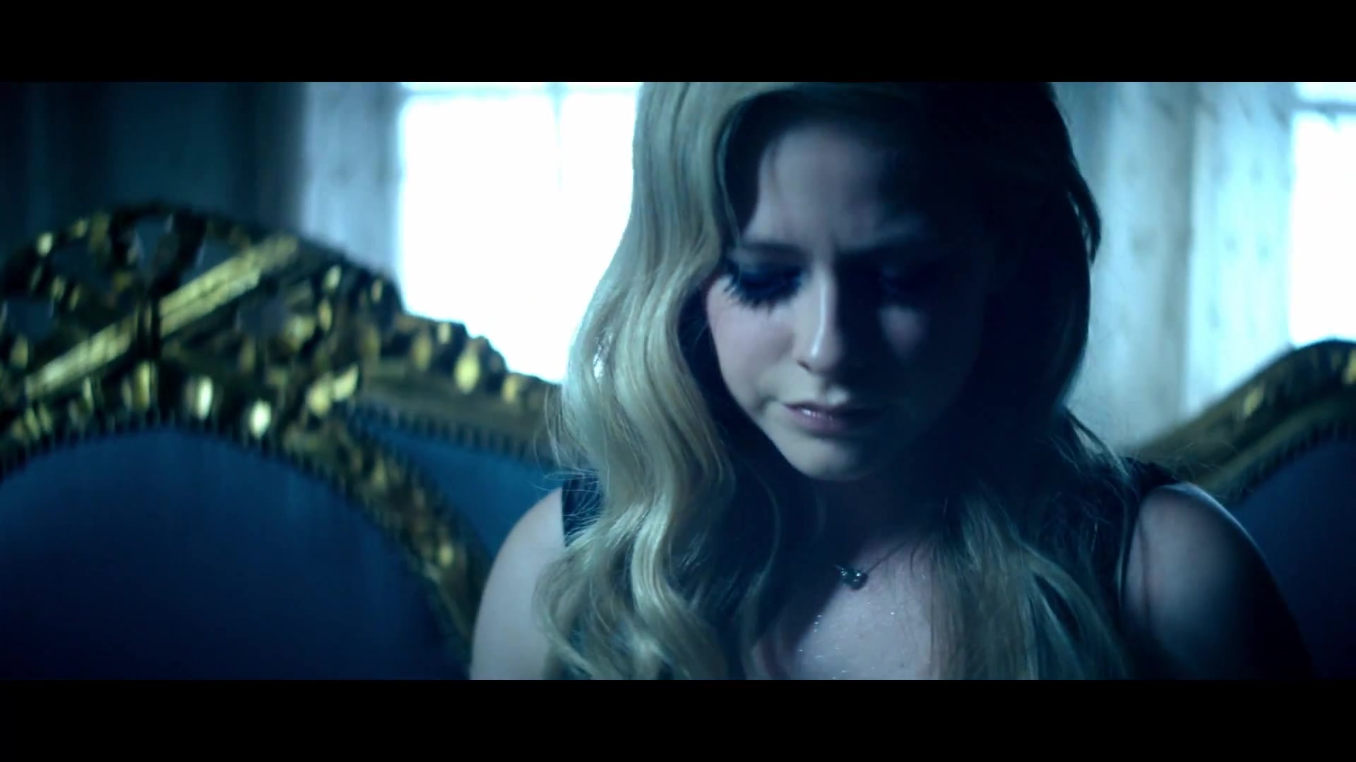 Avril_Lavigne___Let_Me_Go_ft_Chad_Kroeger_131.jpg