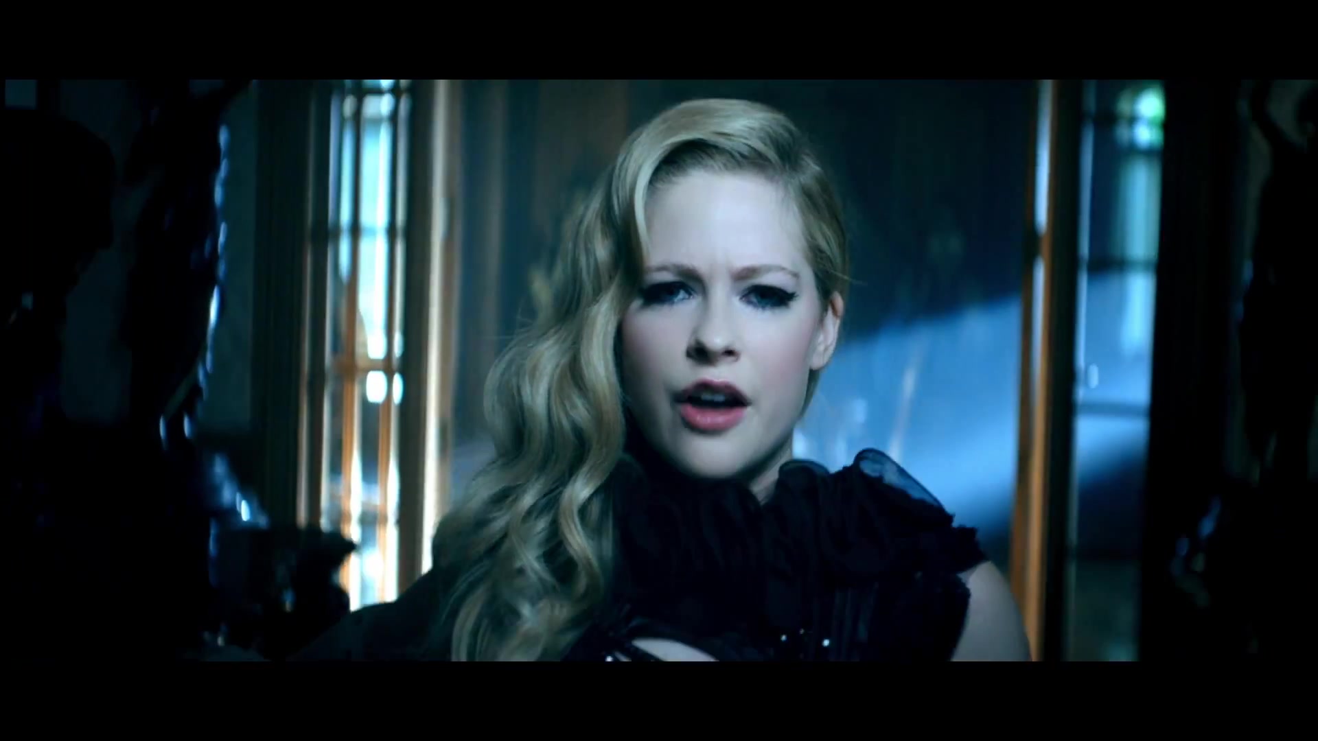 Avril_Lavigne___Let_Me_Go_ft_Chad_Kroeger_142.jpg