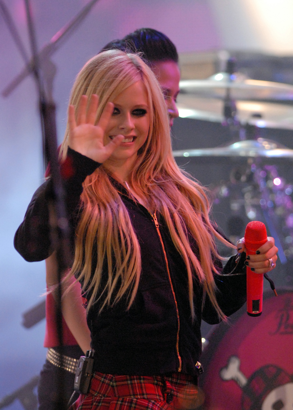 17647_avril_live016_122_401lo.JPG