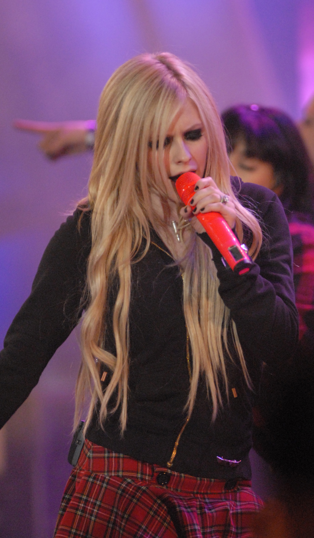 17807_avril_live020_122_1031lo.JPG
