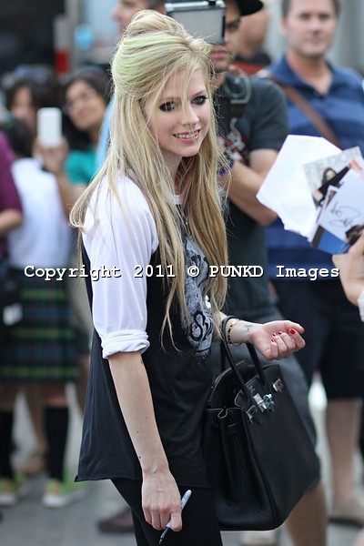 13mmva2011firmando.jpg