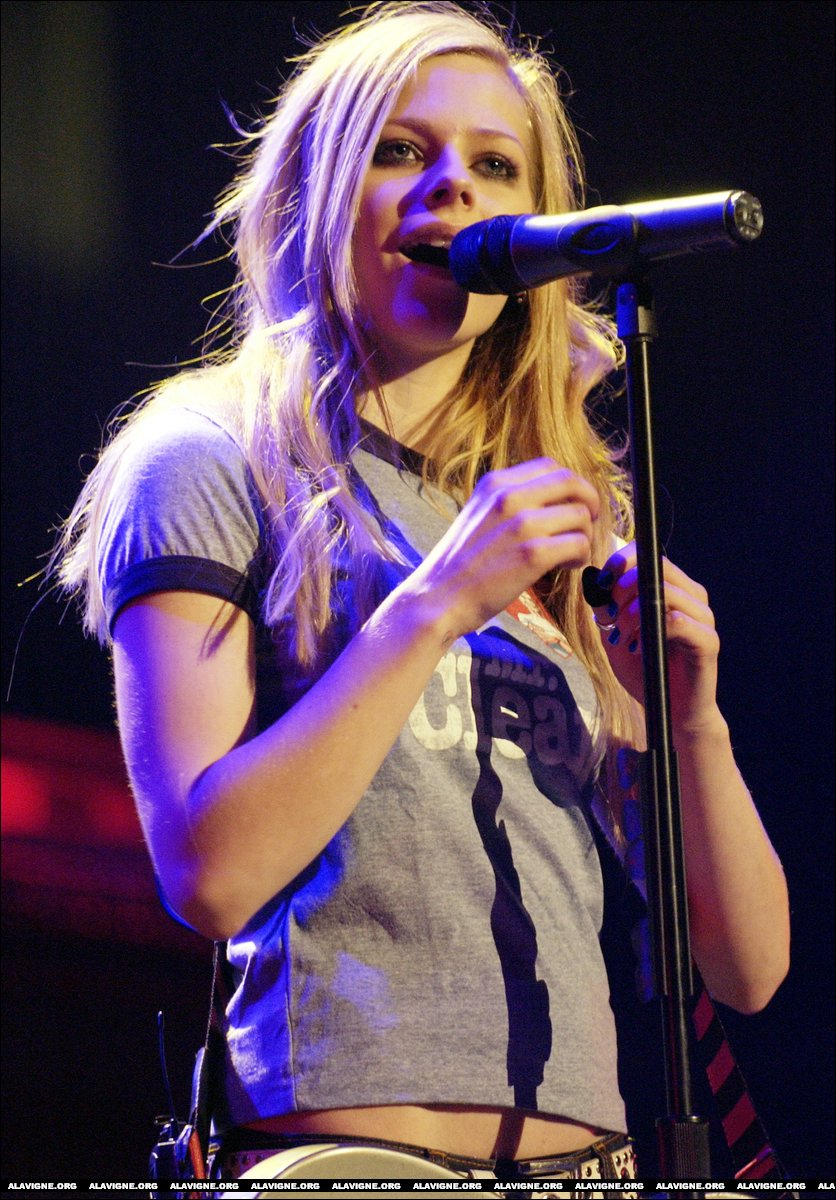 avril-lavigne-152-n23037.jpg