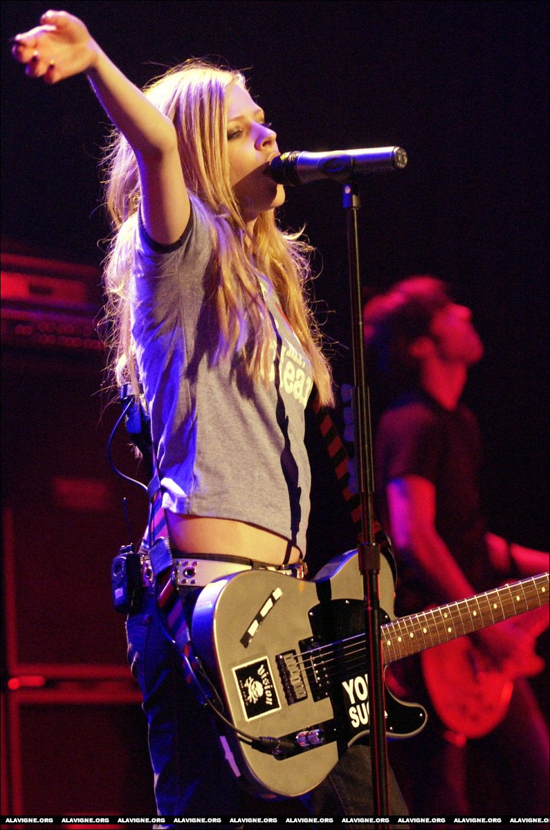 avril-lavigne-152-n23047.jpg
