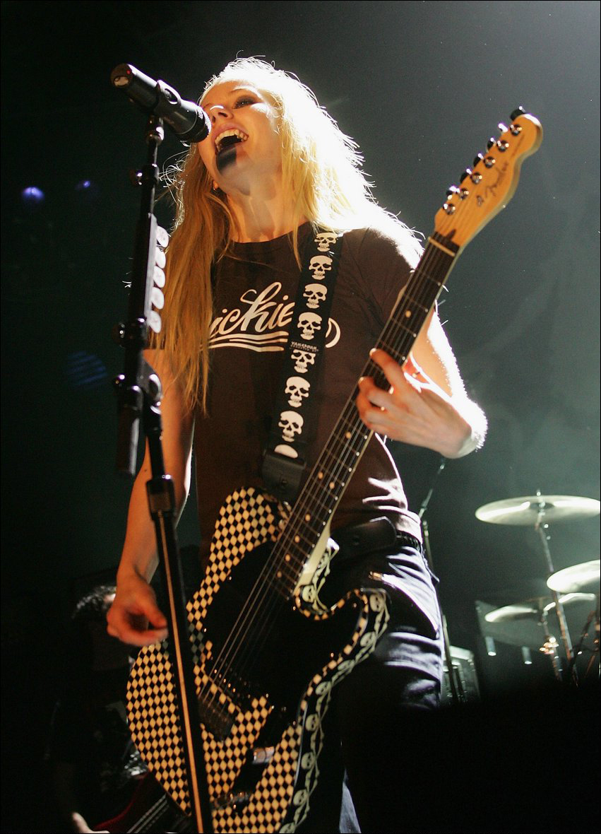 avril-lavigne-643-n25043.jpg