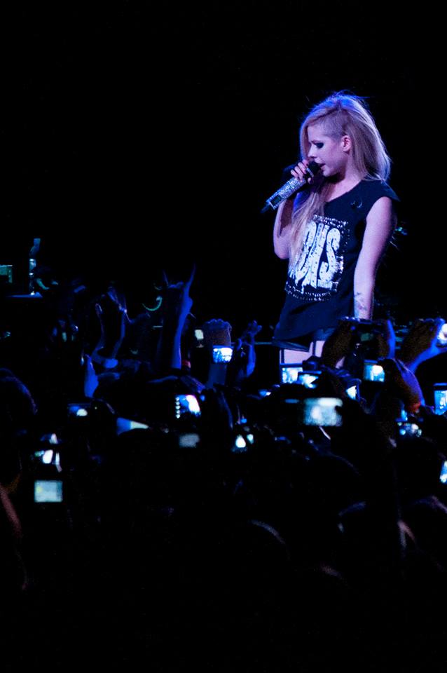 avrillavignetoursaopaulo29042014_282329.jpg