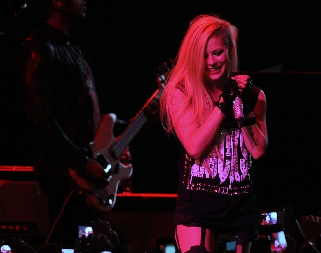 avrillavignetoursaopaulo29042014_286929.jpg