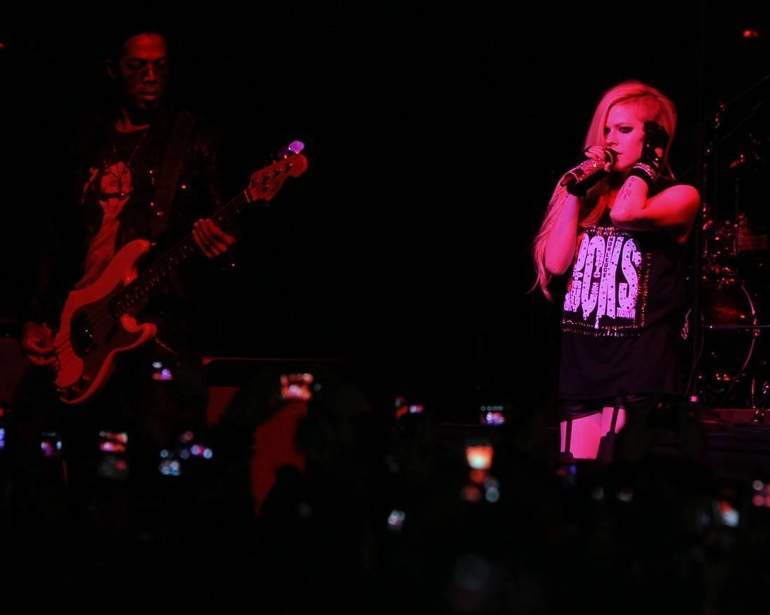 avrillavignetoursaopaulo29042014_287429.jpg