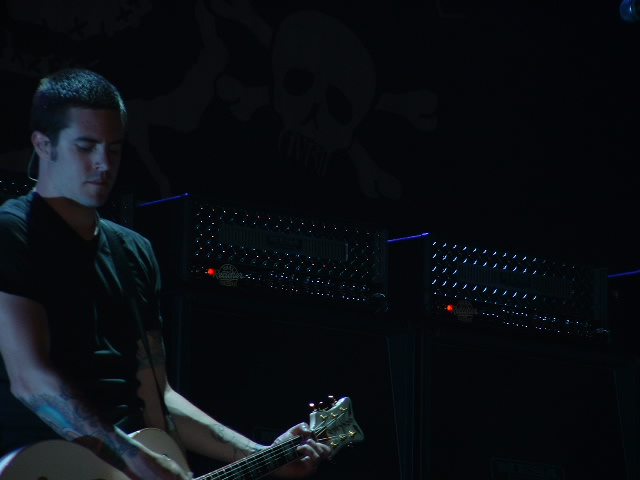 AvrilLavigneBonez05056.jpg