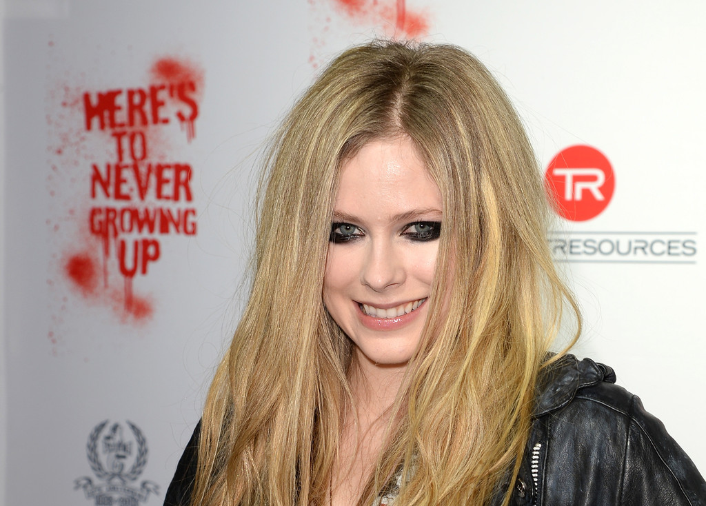 avril_lavigne_viper_room_april_2013_11.jpg