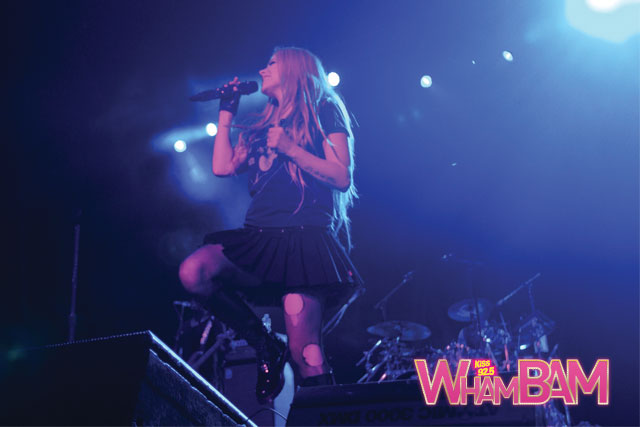 avril-lavigne-performance-7.jpg