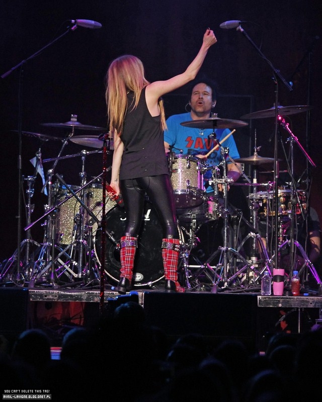 y100_281829.jpg