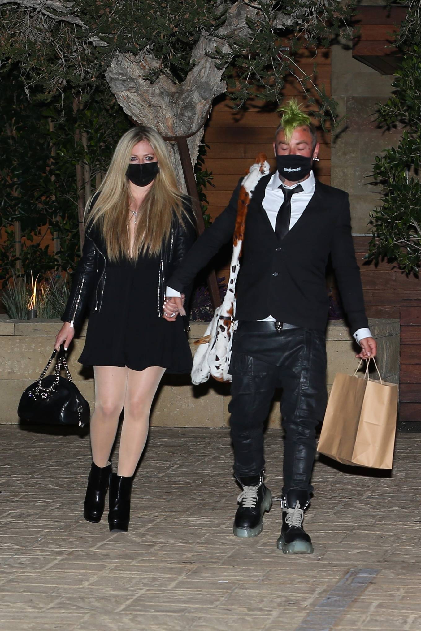 Avril-Lavigne---Out-for-a-dinner-at-Giorgio-Baldi-in-Santa-Monica-12.jpg