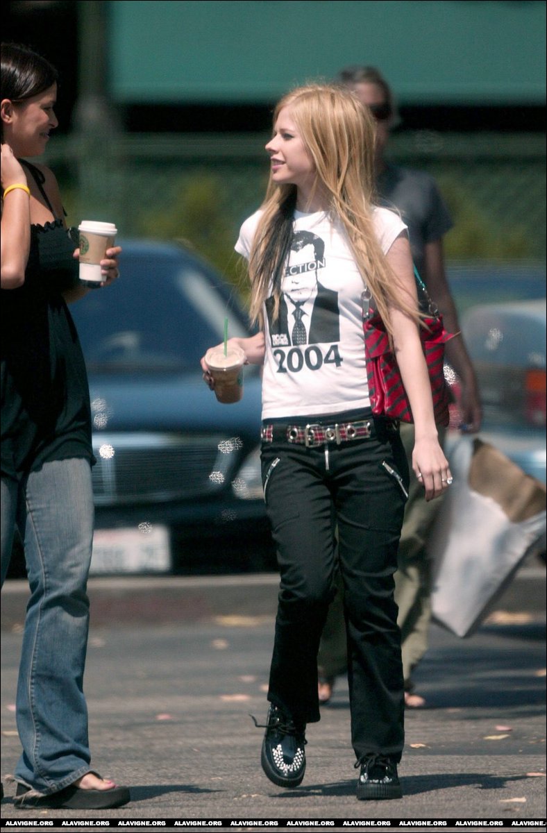 avril-lavigne-120-n22819.jpg