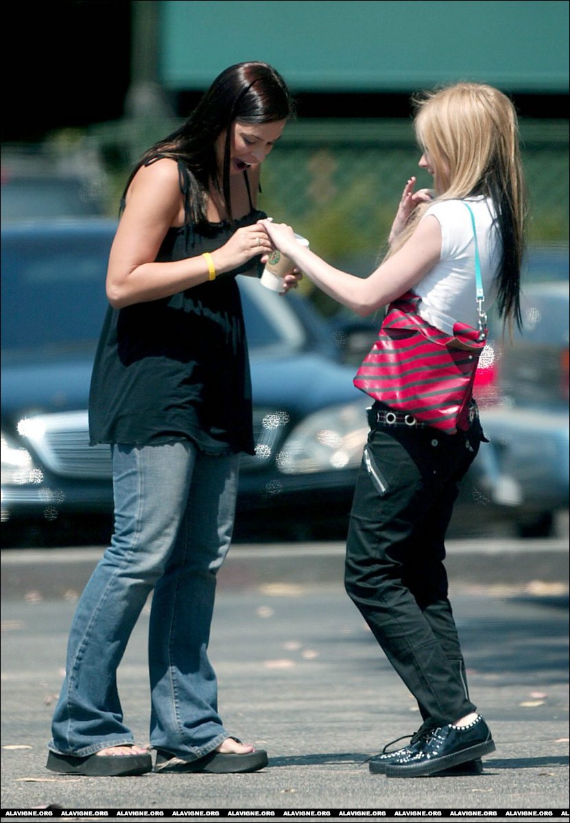 avril-lavigne-360-n22812.jpg