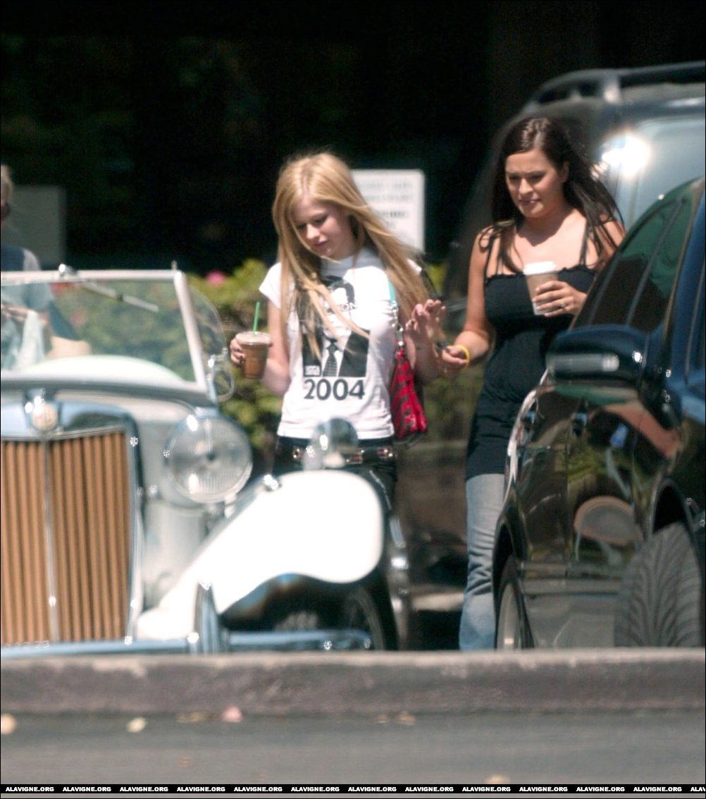 avril-lavigne-841-n22816.jpg