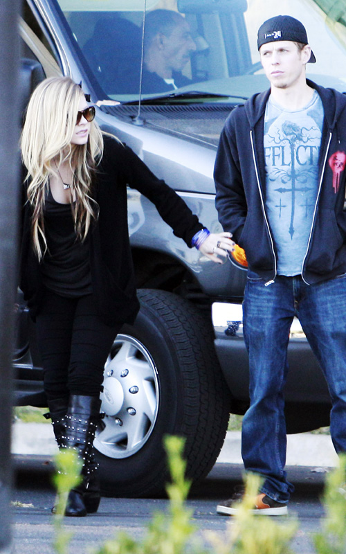 36599_Avril_736_122_222lo.jpg
